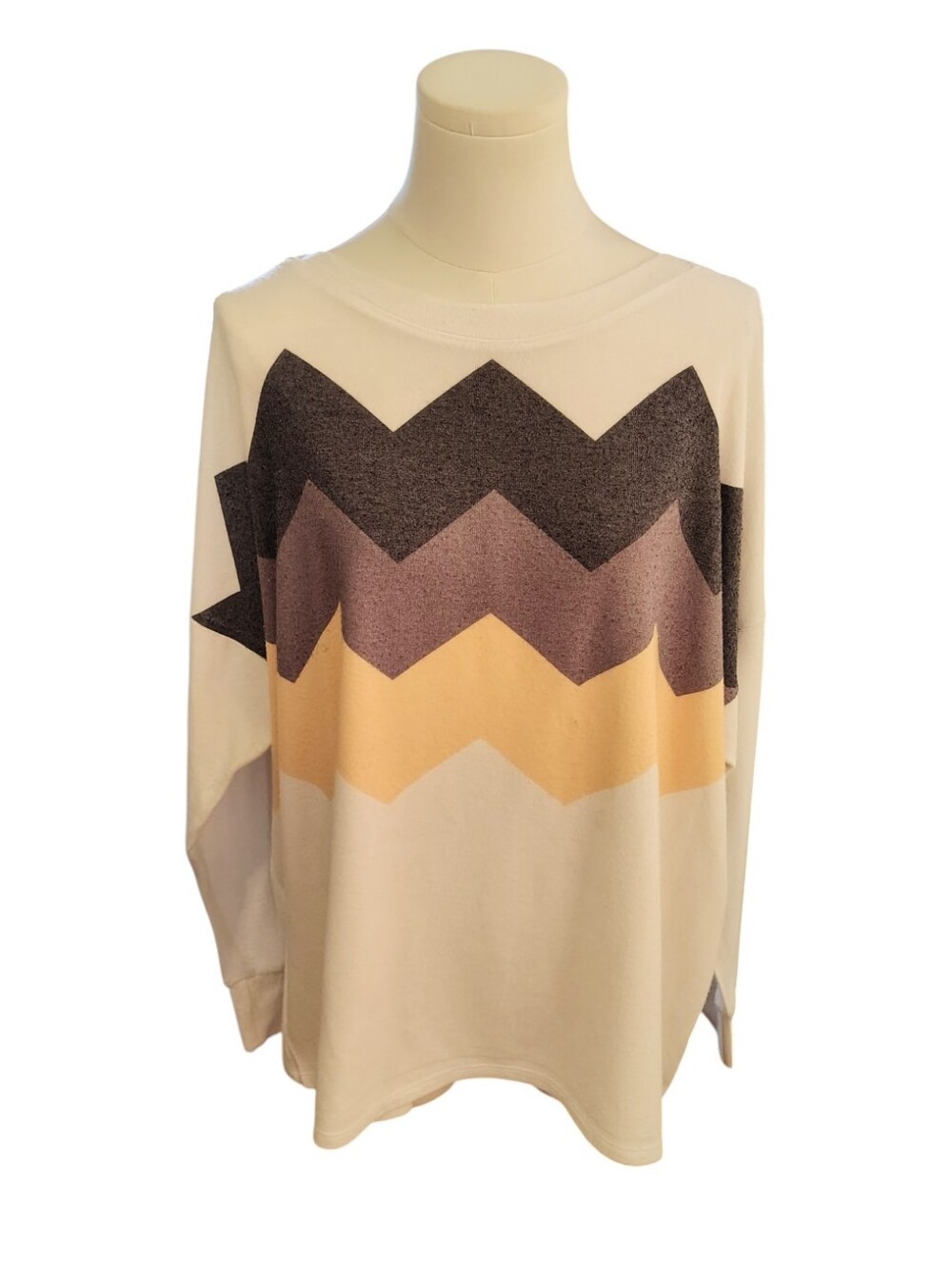 GO Couture Cream Yellow Brown Black Chevron Pattern Soft Sweater Size Large